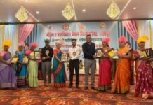 सौ. माधुरी आदाटे सोलापूर जिल्हा परिषदेच्या ‘आदर्श अंगणवाडी पर्यवेक्षिका पुरस्काराने’ सन्मानित