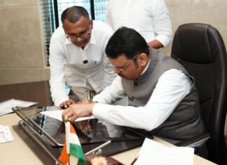 जनगणना कर्तव्यावर असताना निधन झालेल्या शिक्षकांच्या कुटुंबांना आर्थिक मदत करा; सांगोल्यासह राज्यातील इतर घटनांचाही गांभीर्याने विचार व्हावा: आमदार बाबासाहेब देशमुख यांची मुख्यमंत्र्यांकडे आग्रही मागणी