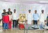 रयतच्या प्राध्यापकाचा अनोखा उपक्रम; बंधूच्या पुण्यतिथीनिमित्त वृद्धाश्रमात अन्नदान